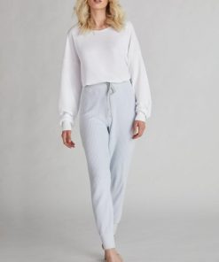 Outfittershub.shop0a79a1cc9a 1