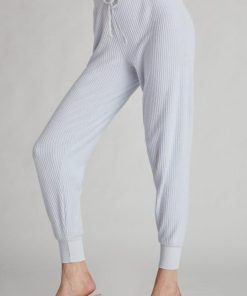 Outfittershub.shop0a79a1cc9a 3