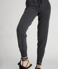 Outfittershub.shop2832d75993 1
