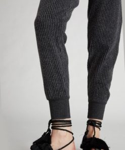 Outfittershub.shop2832d75993 4