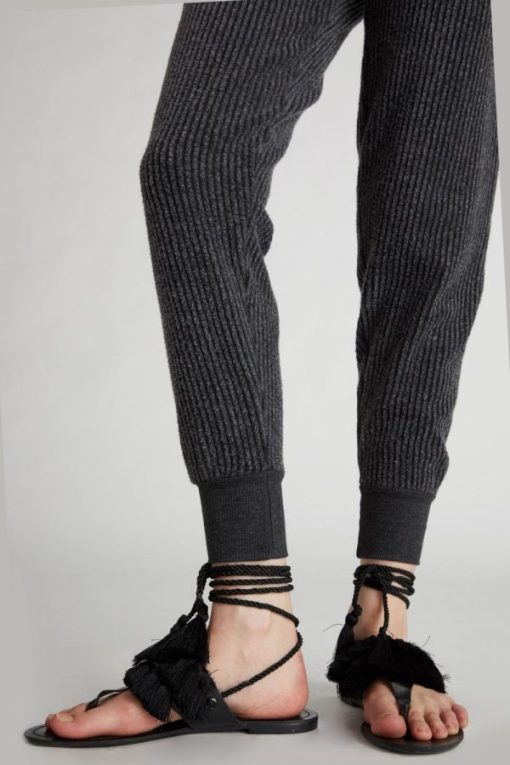 Outfittershub.shop2832d75993 4