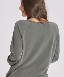 Outfittershub.shop2a7f6a50e4 2
